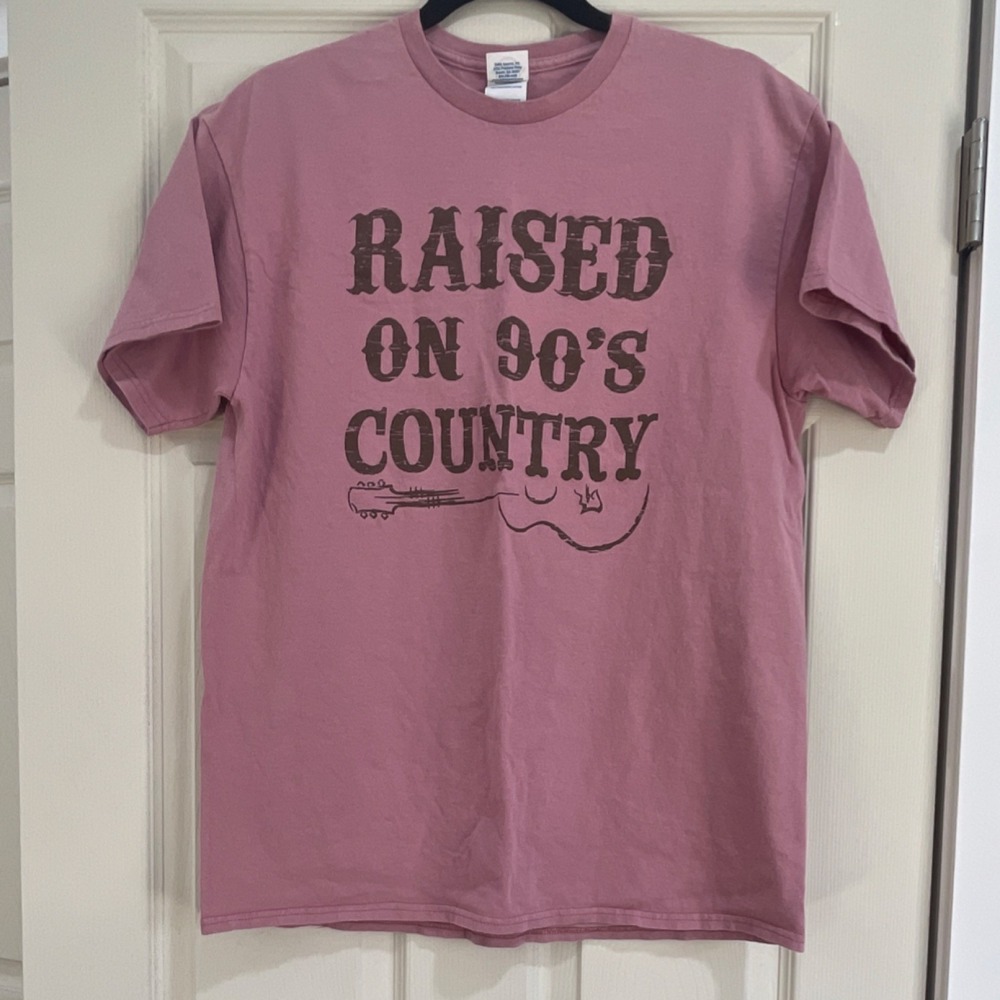 Raised on 90s Country Delta Pro Weight Pink Graphic Cotton Crew Neck T-Shirt L